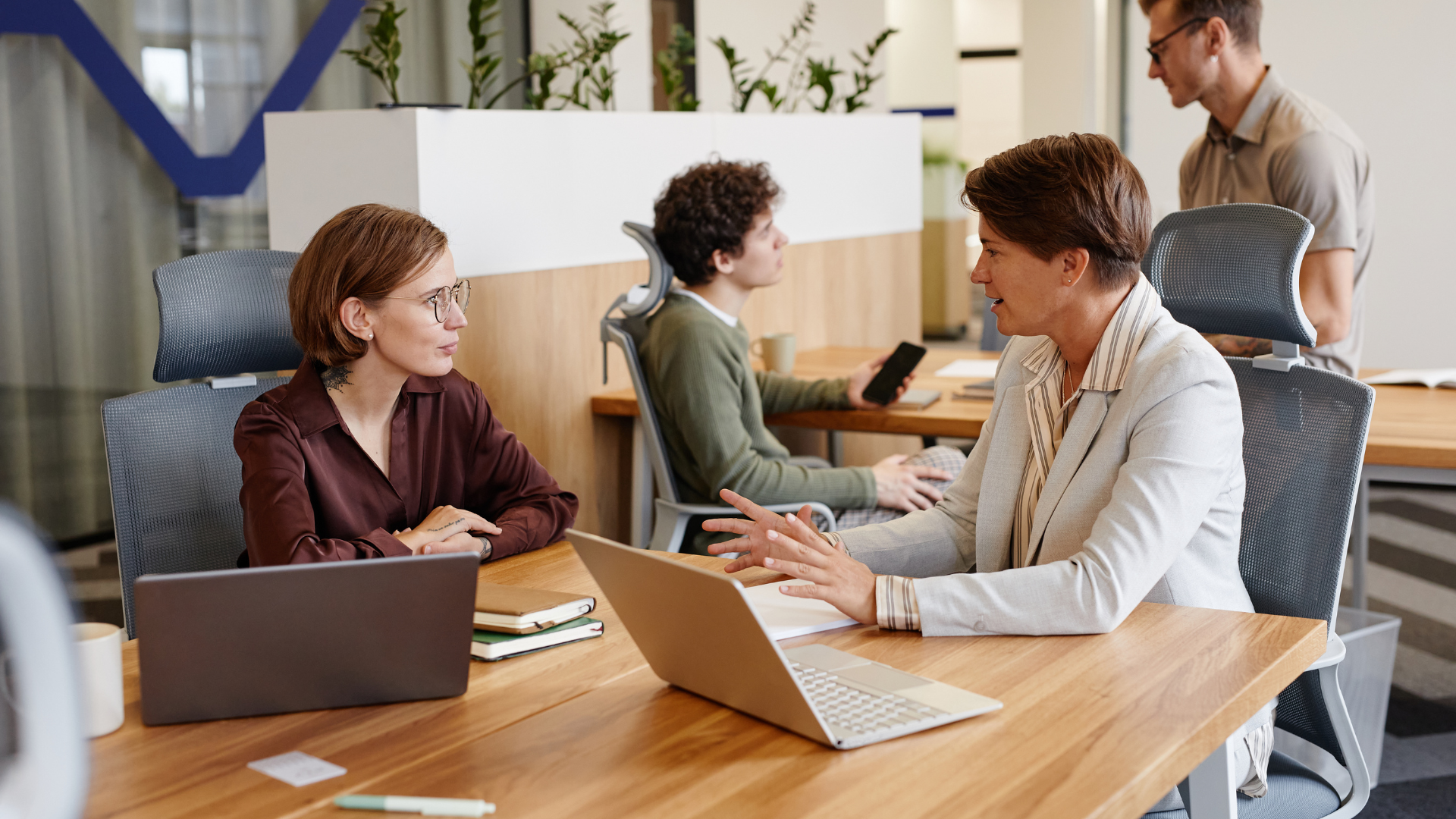 Year End Performance Review Template for Wisconsin Businesses