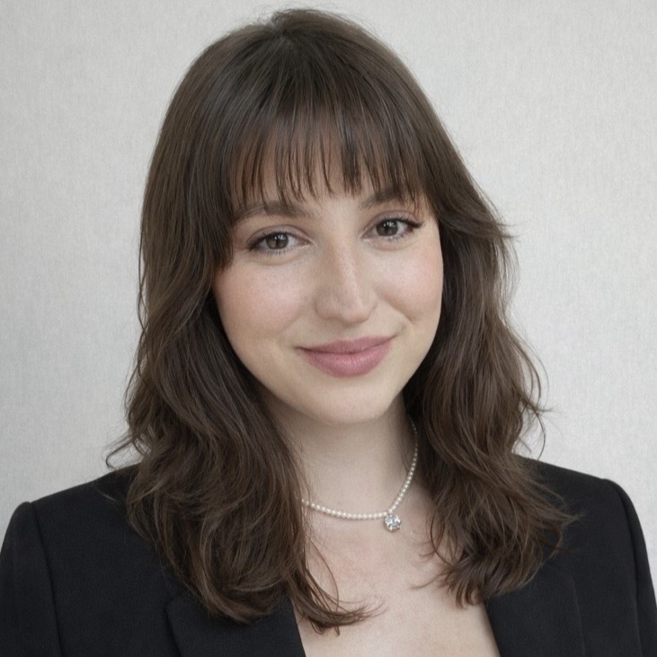 Fernanda Headshot ()